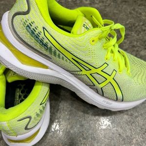 ASICS Gently used. Ladies 9.5
